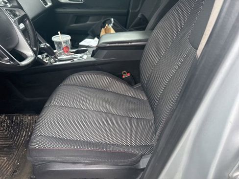 Used 2017 Chevrolet Equinox LT w/ Convenience Package image 10