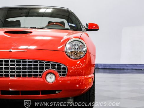 Used 2002 Ford Thunderbird image 18