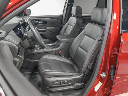 Used 2023 Chevrolet Traverse RS w/ LPO, Floor Liner Package image 16