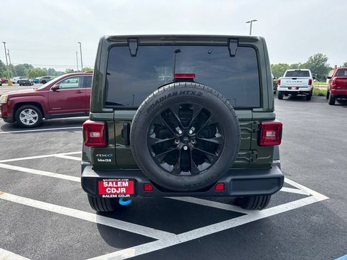 Used 2024 Jeep Wrangler Unlimited Sahara w/ Safety Group AWD/4WD image 7