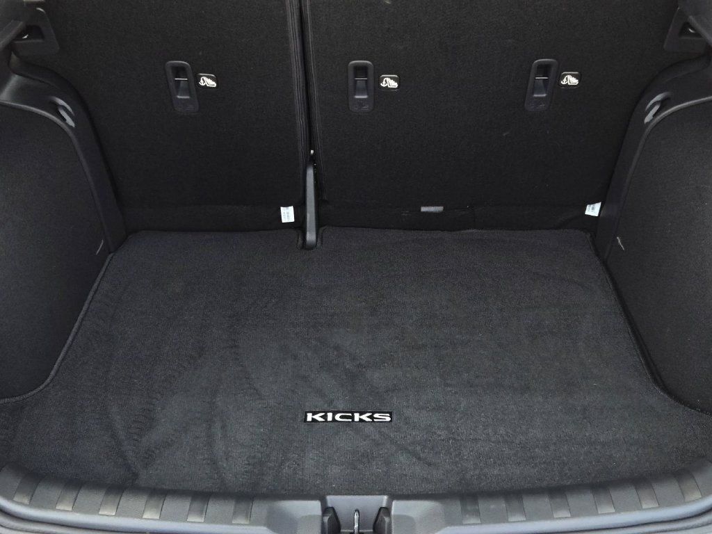 Certified 2024 Nissan Kicks SV FWD image 9