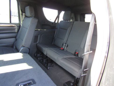 Used 2022 GMC Yukon XL SLE image 24