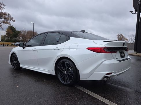 Used 2025 Toyota Camry XSE image 3