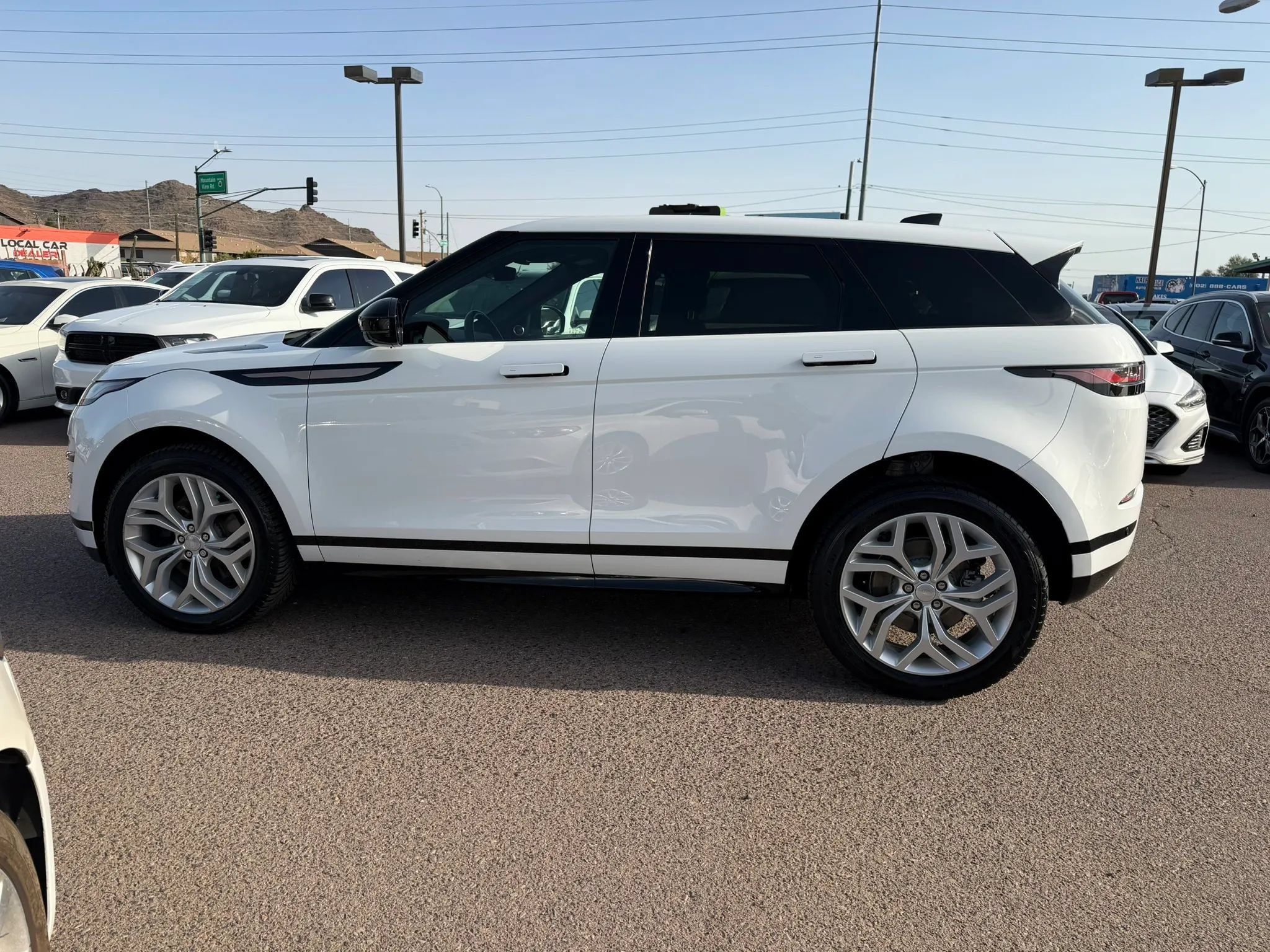 Used 2023 Land Rover Range Rover Evoque R-Dynamic SE AWD/4WD image 8
