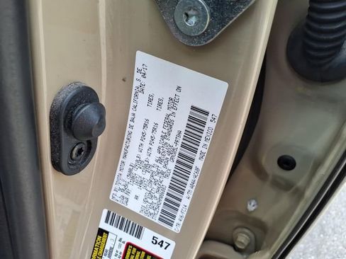 Used 2017 Toyota Tacoma SR5 w/ Tow Package AWD/4WD image 18