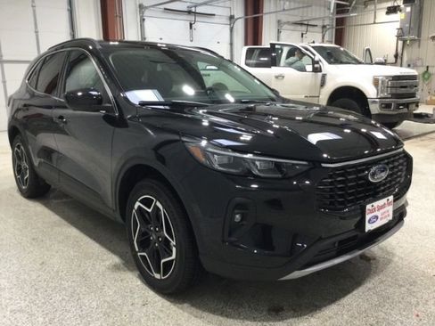 New 2026 Ford Escape Platinum w/ Premium Technology Package image 3