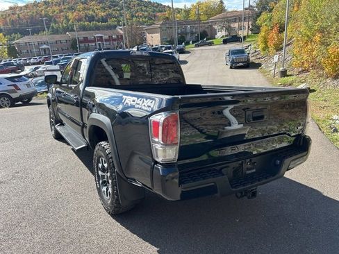 Used 2022 Toyota Tacoma TRD Off-Road image 12