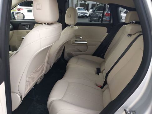 Certified 2021 Mercedes-Benz GLA 250 4MATIC image 11