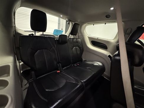 Used 2022 Chrysler Pacifica Touring-L w/ Uconnect Theater Family Group image 16