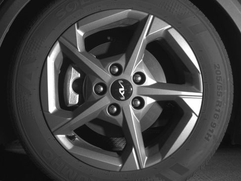 Used 2025 Kia K4 LXS FWD image 12