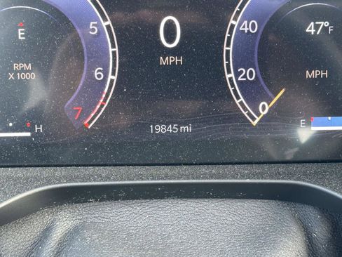 Used 2023 Jeep Grand Cherokee Limited w/ Black Appearance Package image 21