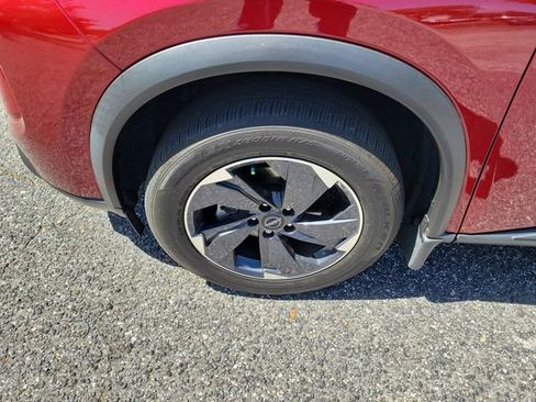 Used 2024 Nissan Rogue SV w/ SV Premium Package image 5