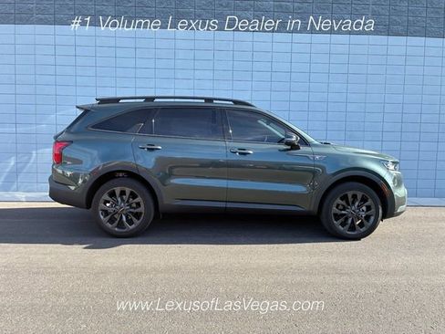 Used 2023 Kia Sorento SX Prestige AWD/4WD image 2