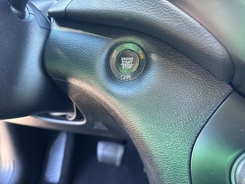 Used 2020 Jeep Cherokee Latitude Plus image 19