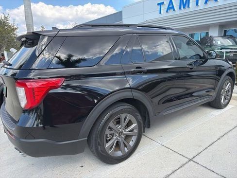 Used 2021 Ford Explorer XLT w/ Equipment Group 202A image 3