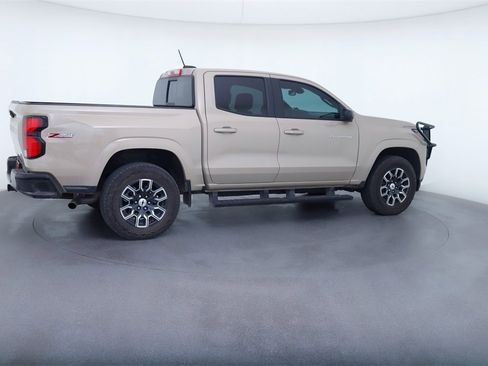 Used 2024 Chevrolet Colorado Z71 w/ Z71 Convenience Package 2 image 7