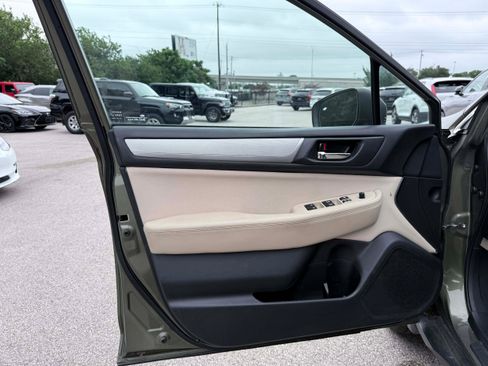 Used 2019 Subaru Outback 2.5i Premium AWD/4WD image 8