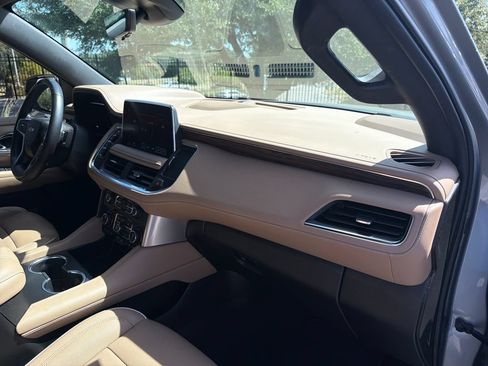 Used 2024 Chevrolet Suburban Premier w/ Advanced Technology Package AWD/4WD image 42