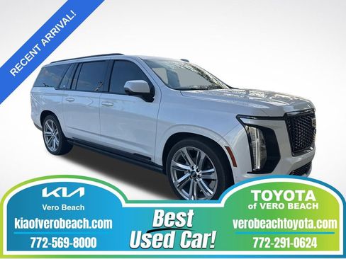Used 2025 Cadillac Escalade ESV Sport Platinum image 1