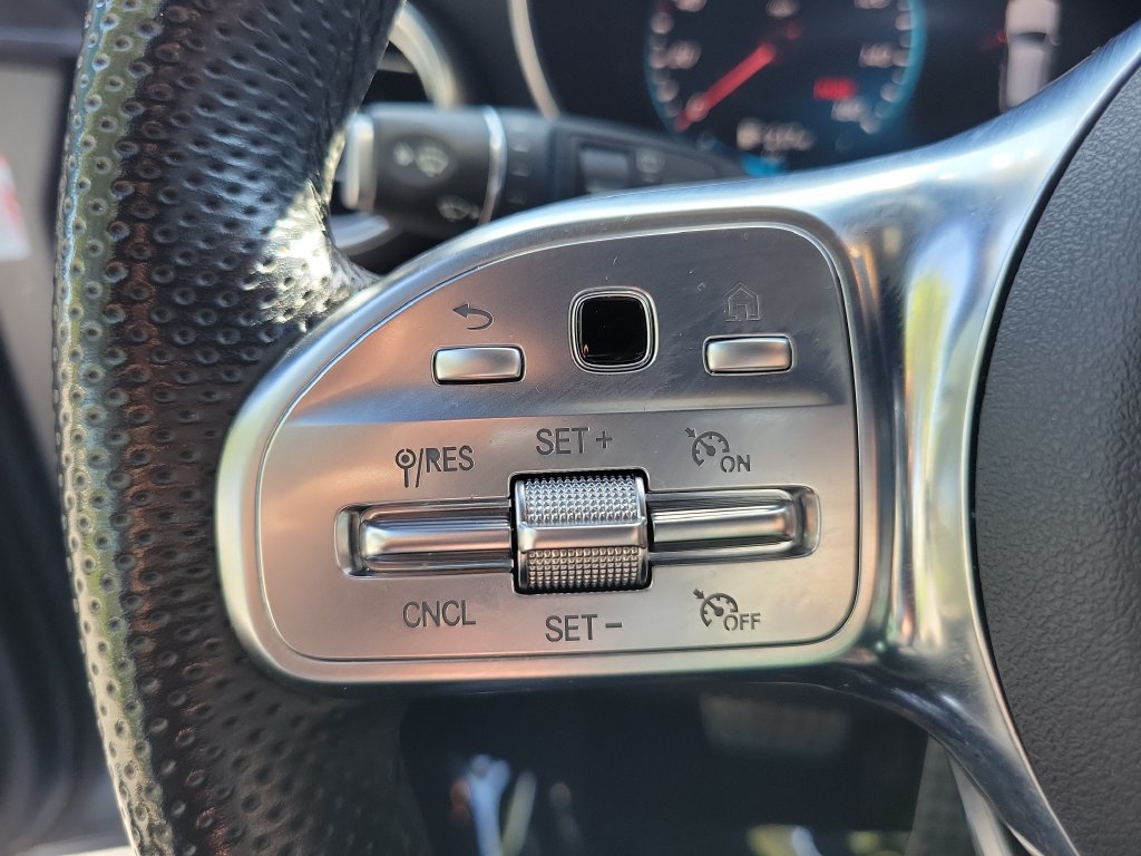 Used 2022 Mercedes-Benz GLC 300 image 32