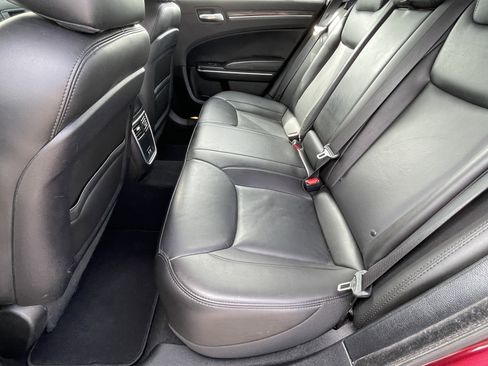 Used 2022 Chrysler 300 Touring L image 16