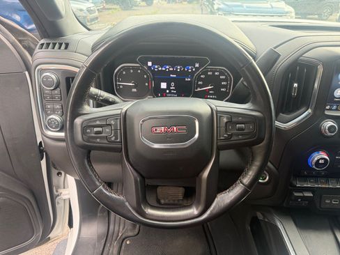 Used 2022 GMC Sierra 1500 AT4 w/ AT4 Premium Package AWD/4WD image 9