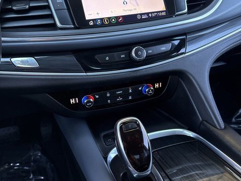 Used 2020 Buick Enclave Essence w/ Sound and Sites Package image 18