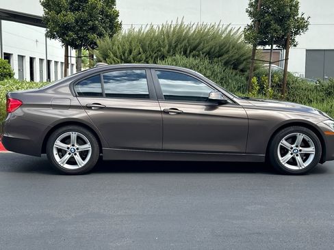 Used 2014 BMW 320i Sedan image 3