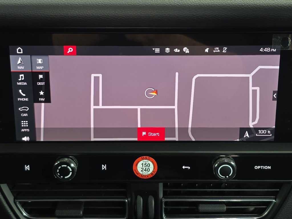 Certified 2026 Porsche Macan AWD/4WD image 18