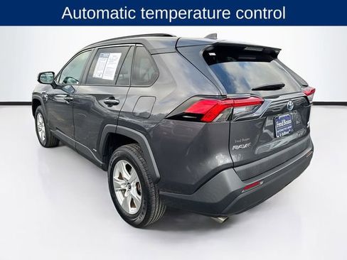 Used 2020 Toyota RAV4 LE image 6