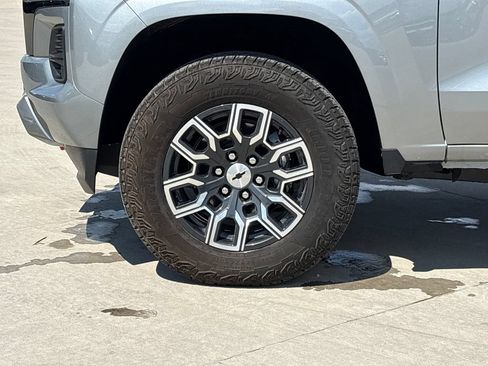 Used 2026 Chevrolet Colorado Z71 AWD/4WD image 19