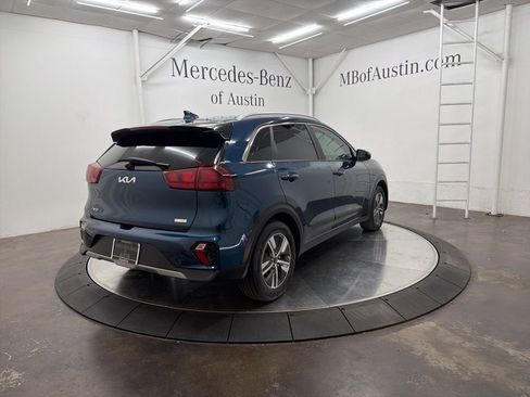 Used 2022 Kia Niro LXS image 7