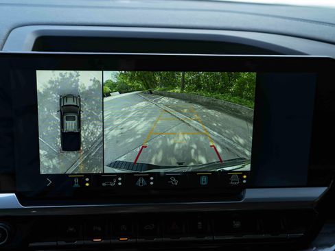 Used 2022 Chevrolet Silverado 1500 LTZ image 31