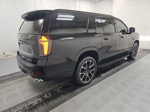 Used 2025 Chevrolet Suburban RST w/ Comfort Package image 3