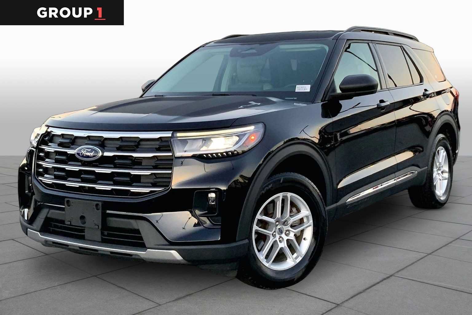 Certified 2025 Ford Explorer Active w/ Active Comfort Package RWD image 1