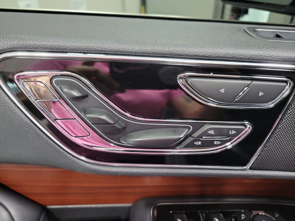Used 2022 Lincoln Navigator Reserve AWD/4WD image 36