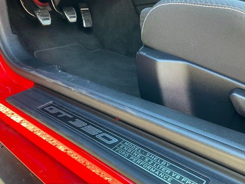 Used 2016 Ford Mustang Shelby GT350 image 31