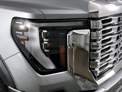 Used 2024 GMC Sierra 2500 Denali w/ Denali Reserve Package image 30