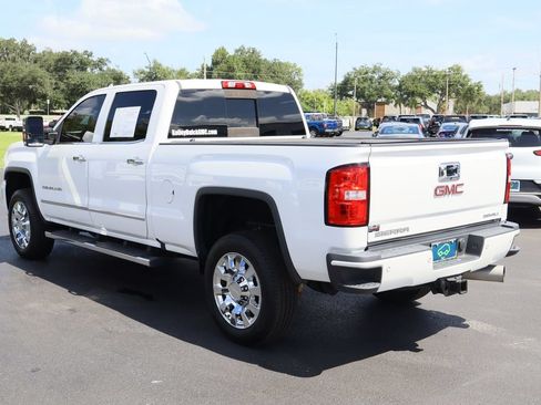 Certified 2019 GMC Sierra 2500 Denali w/ Duramax Plus Package AWD/4WD image 7