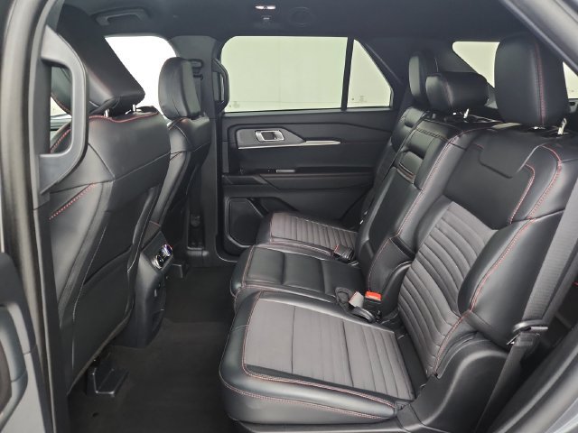 Used 2025 Ford Explorer ST-Line w/ ST-Line Street Pack AWD/4WD image 64