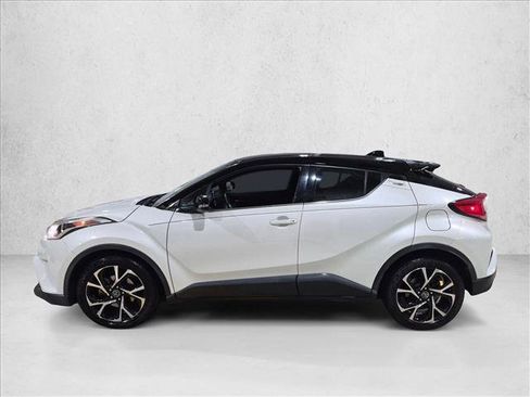 Used 2019 Toyota C-HR Limited FWD image 8