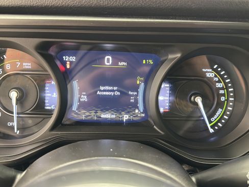 Used 2024 Jeep Wrangler Unlimited w/ Convenience Group AWD/4WD image 15