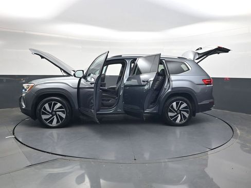 Used 2024 Volkswagen Atlas SEL AWD/4WD image 41