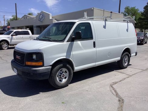Used 2012 GMC Savana 2500 RWD image 1