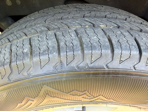 Used 2019 Chevrolet Tahoe LT image 40