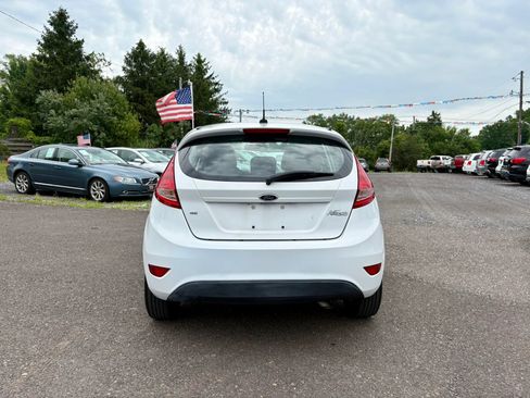Used 2013 Ford Fiesta SE FWD image 4