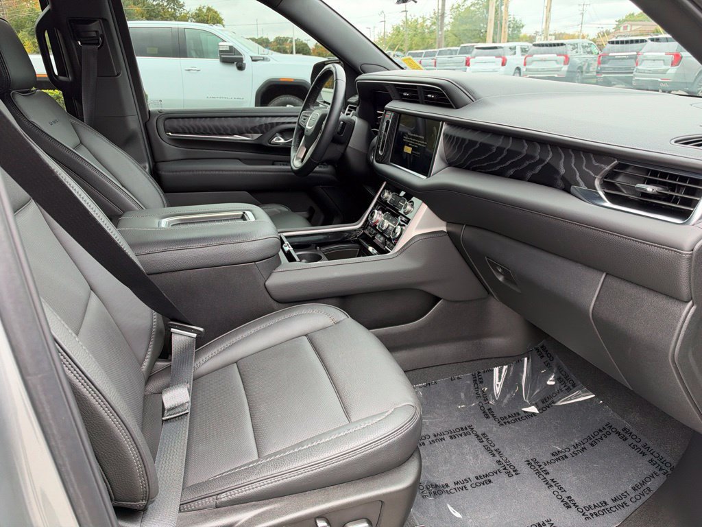 Used 2024 GMC Yukon Denali w/ Denali Reserve Package AWD/4WD image 11