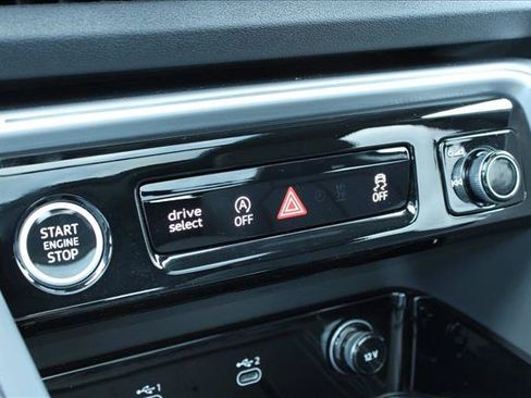 Certified 2025 Audi Q5 Premium w/ Convenience Package AWD/4WD image 21