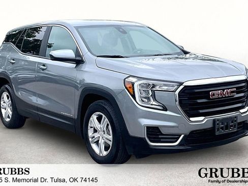 Used 2024 GMC Terrain SLE FWD image 1