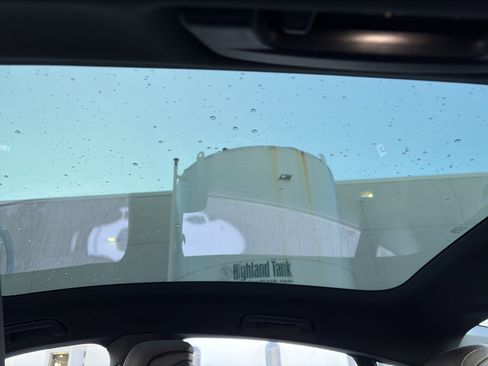 Used 2022 Audi e-tron GT Prestige image 18